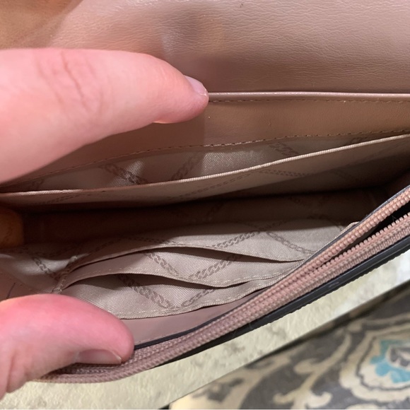 Jet Set Small Two-Tone Logo Smartphone Crossbody Bag - Picture 3 of 13